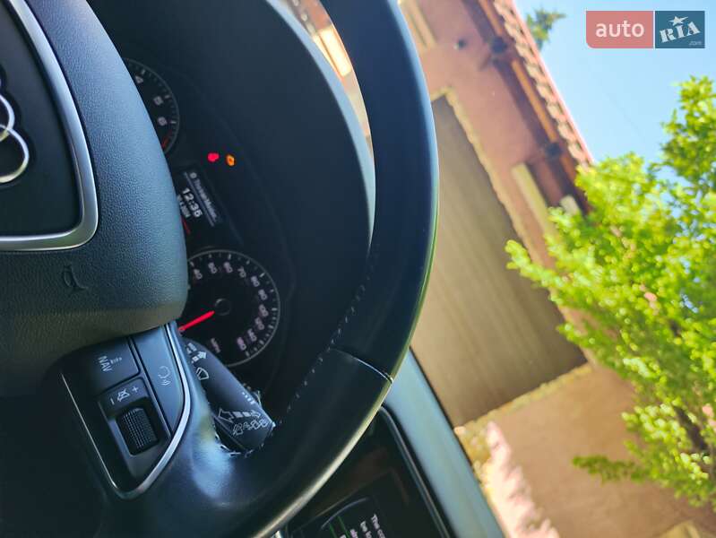 Внедорожник / Кроссовер Audi Q5 2015 в Ужгороде