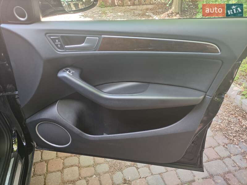 Внедорожник / Кроссовер Audi Q5 2015 в Ужгороде