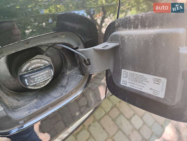 Внедорожник / Кроссовер Audi Q5 2015 в Ужгороде