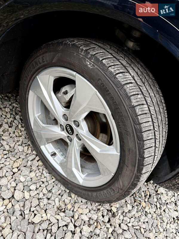 Внедорожник / Кроссовер Audi Q5 2020 в Киеве