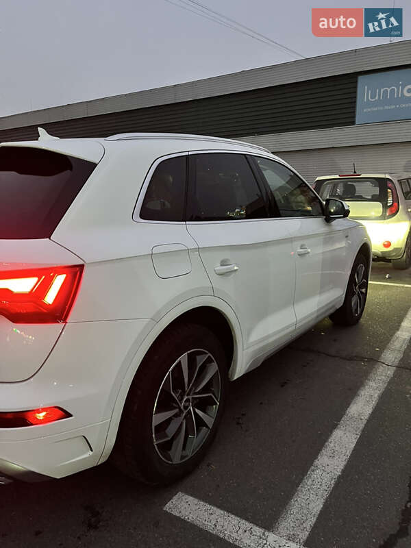 Внедорожник / Кроссовер Audi Q5 2022 в Киеве