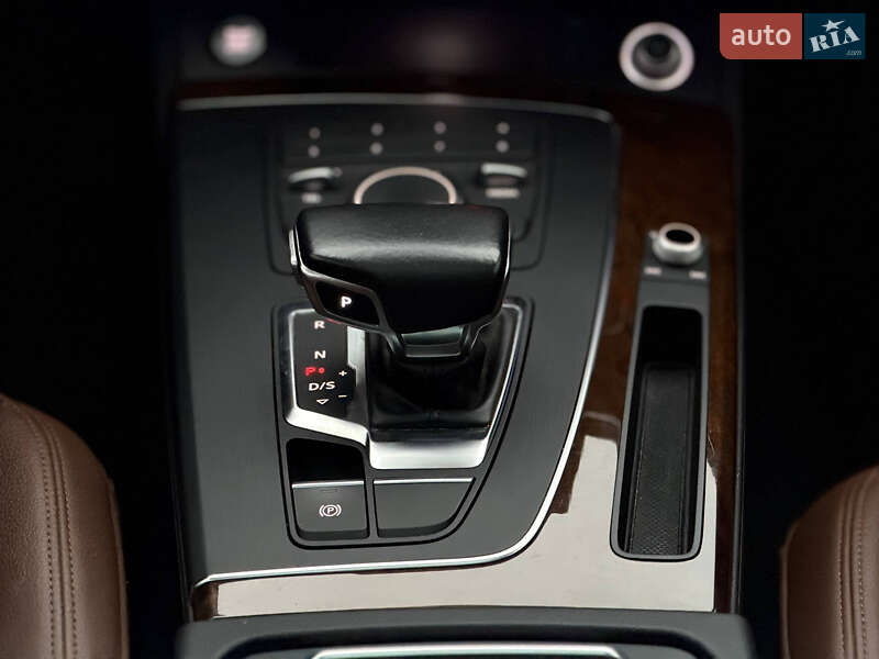 Внедорожник / Кроссовер Audi Q5 2018 в Кривом Роге