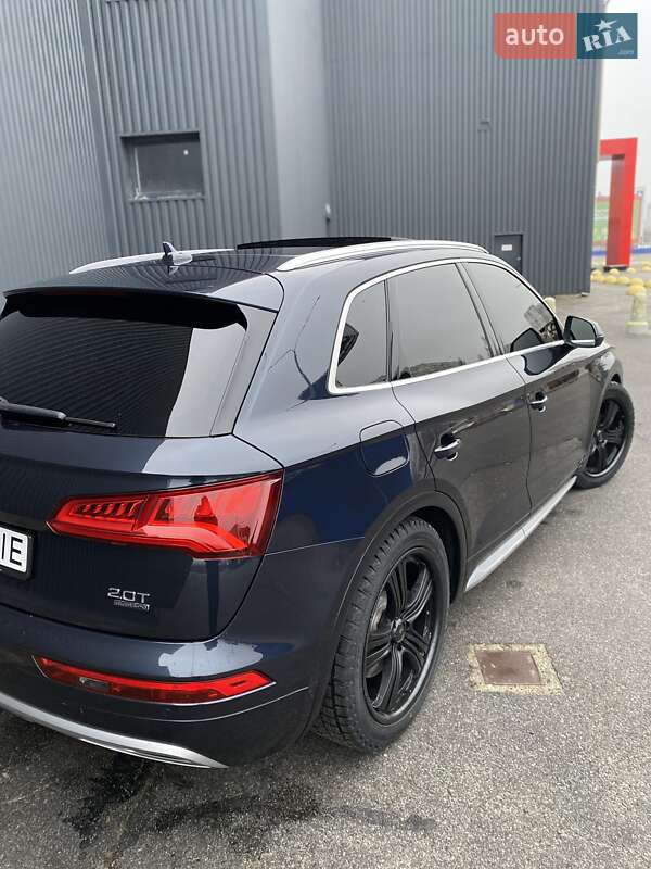 Внедорожник / Кроссовер Audi Q5 2017 в Харькове