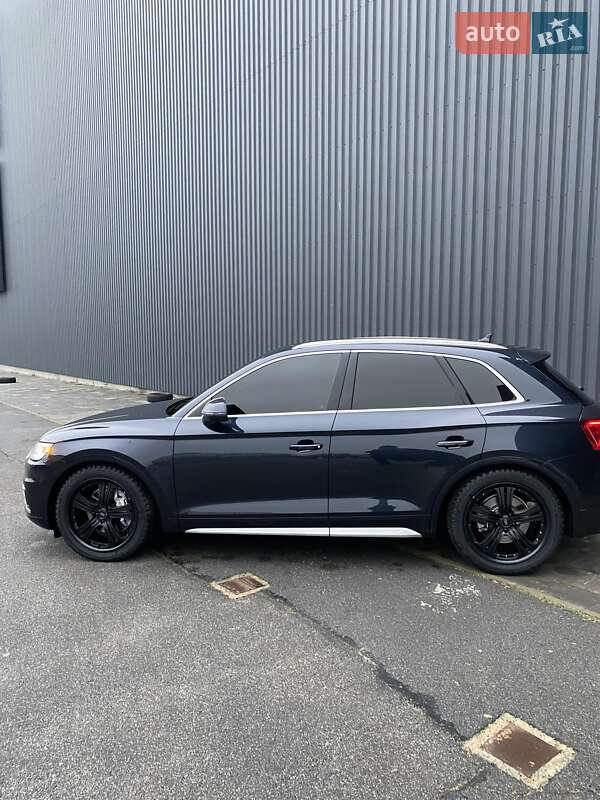 Внедорожник / Кроссовер Audi Q5 2017 в Харькове