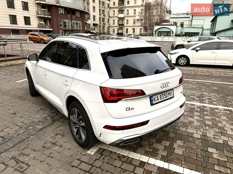 Внедорожник / Кроссовер Audi Q5 2022 в Киеве
