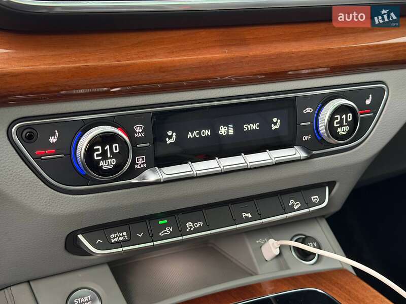 Внедорожник / Кроссовер Audi Q5 2021 в Кривом Роге