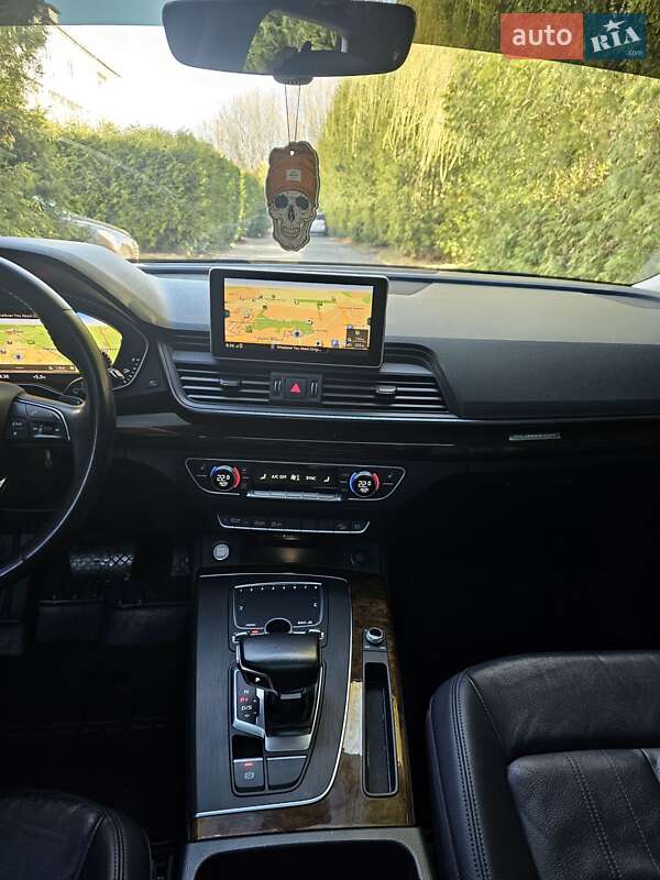 Внедорожник / Кроссовер Audi Q5 2017 в Луцке