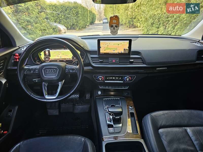 Внедорожник / Кроссовер Audi Q5 2017 в Луцке