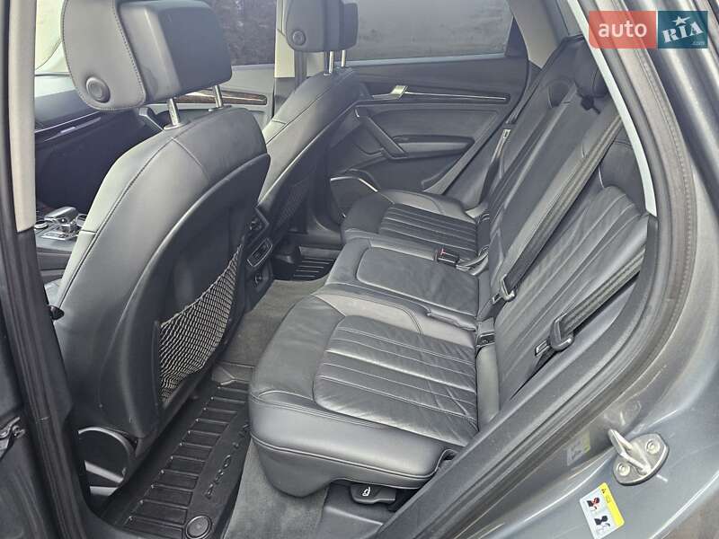 Внедорожник / Кроссовер Audi Q5 2017 в Луцке