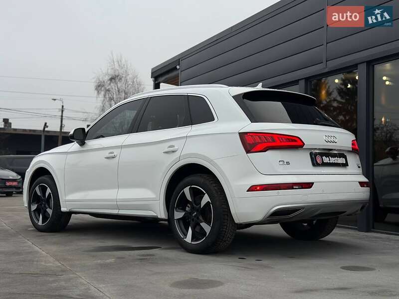 Внедорожник / Кроссовер Audi Q5 2018 в Ровно