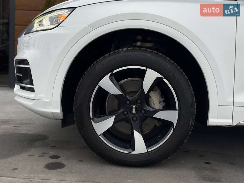 Внедорожник / Кроссовер Audi Q5 2018 в Ровно