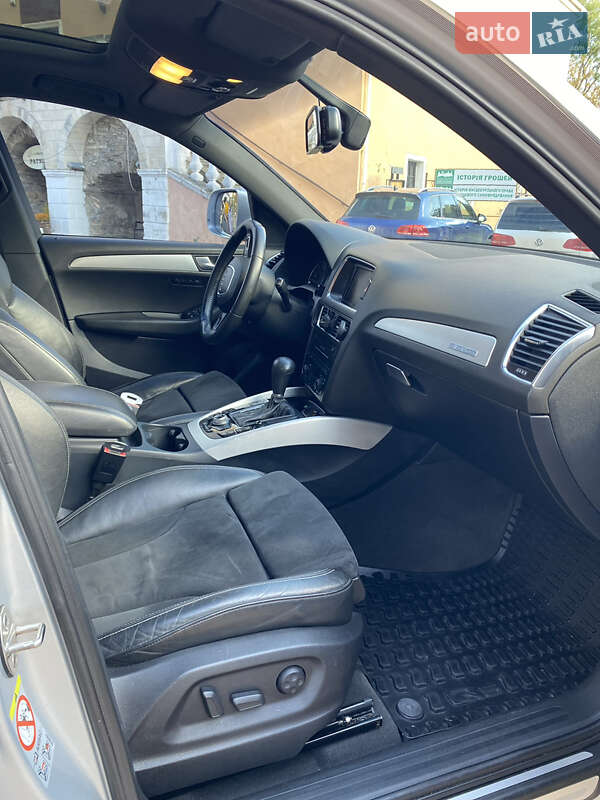 Внедорожник / Кроссовер Audi Q5 2010 в Каменец-Подольском