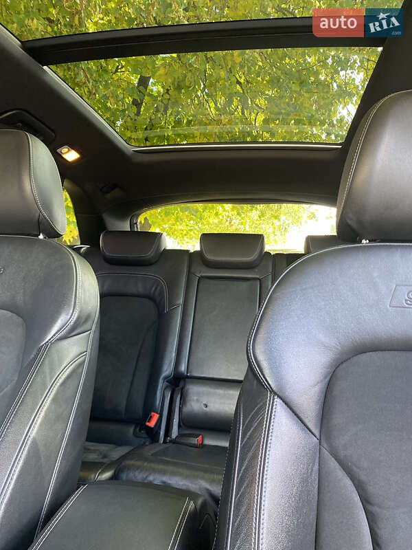 Внедорожник / Кроссовер Audi Q5 2010 в Каменец-Подольском