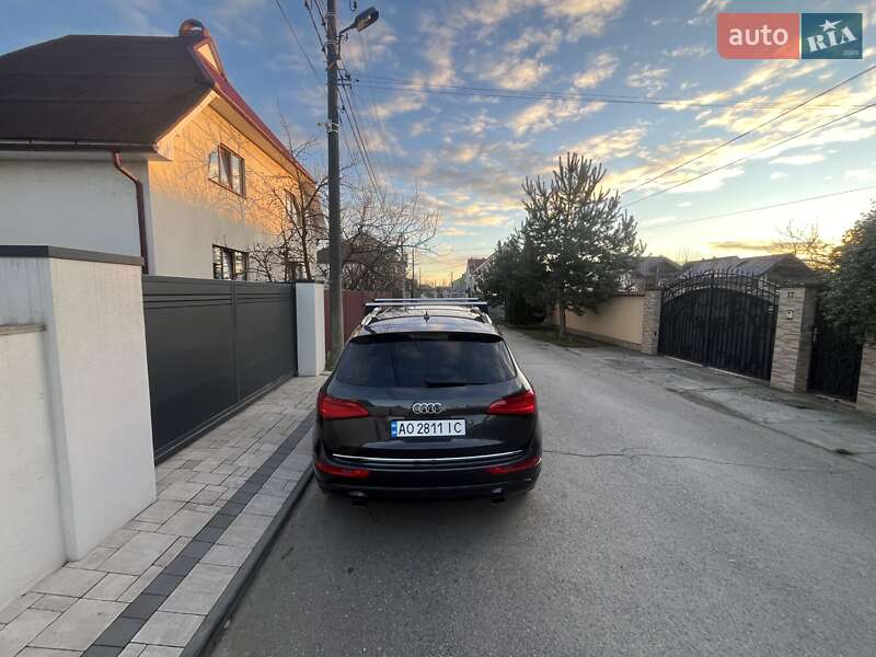 Позашляховик / Кросовер Audi Q5 2015 в Виноградові