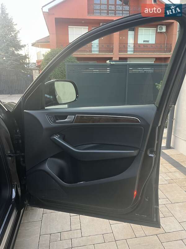 Позашляховик / Кросовер Audi Q5 2015 в Виноградові