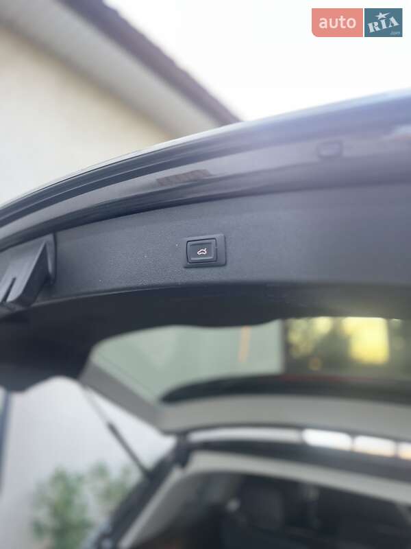 Позашляховик / Кросовер Audi Q5 2015 в Виноградові