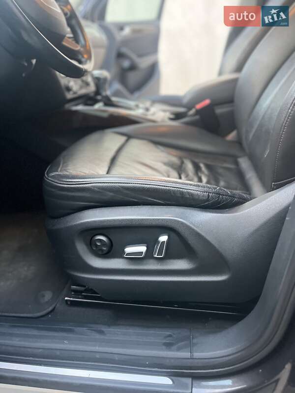 Позашляховик / Кросовер Audi Q5 2015 в Виноградові