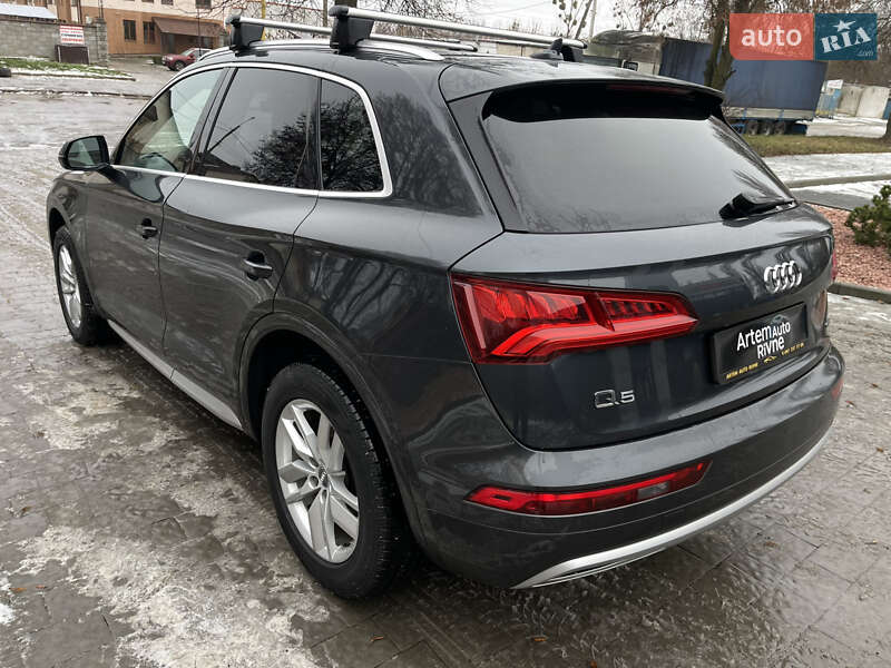 Позашляховик / Кросовер Audi Q5 2020 в Рівному
