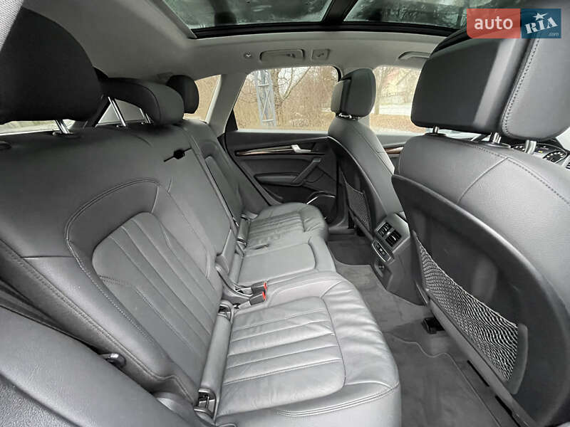 Позашляховик / Кросовер Audi Q5 2020 в Рівному