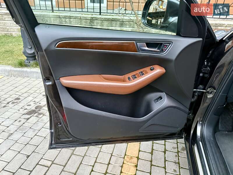 Внедорожник / Кроссовер Audi Q5 2009 в Одессе