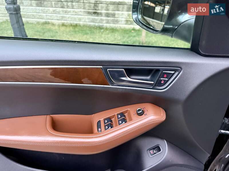 Внедорожник / Кроссовер Audi Q5 2009 в Одессе