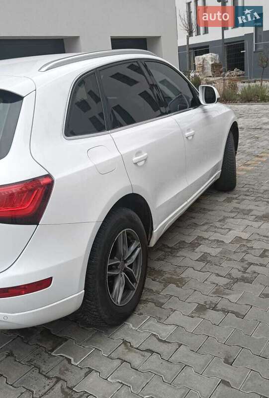 Позашляховик / Кросовер Audi Q5 2013 в Ужгороді