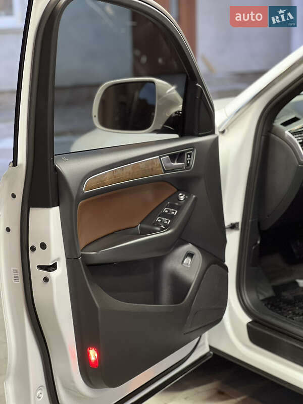 Позашляховик / Кросовер Audi Q5 2016 в Львові