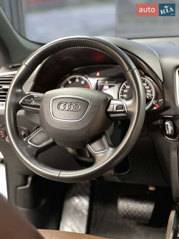 Позашляховик / Кросовер Audi Q5 2016 в Львові