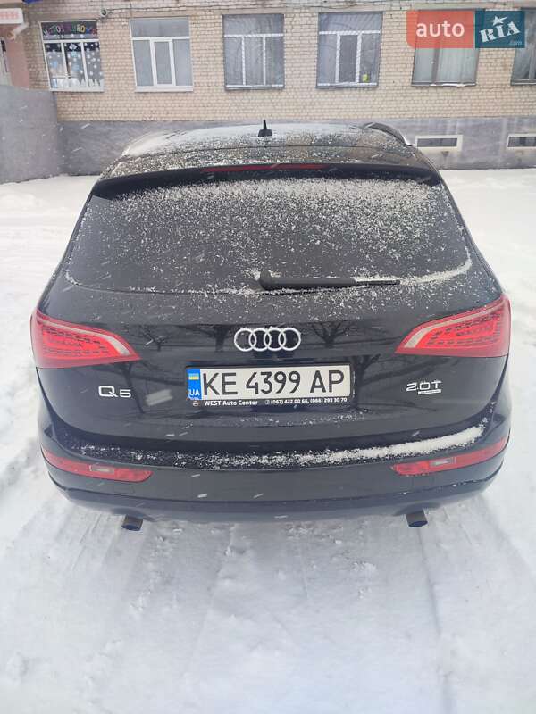 Внедорожник / Кроссовер Audi Q5 2011 в Синельниково