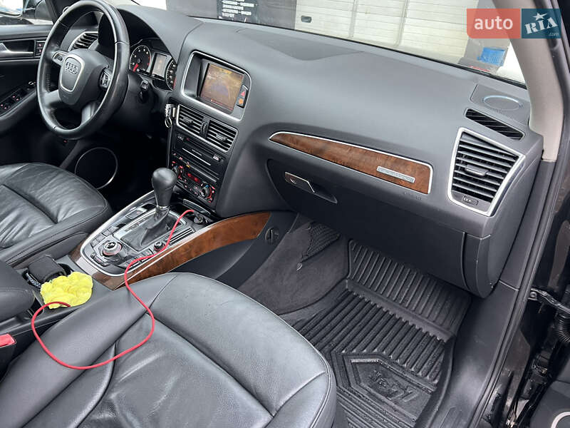 Внедорожник / Кроссовер Audi Q5 2011 в Владимире