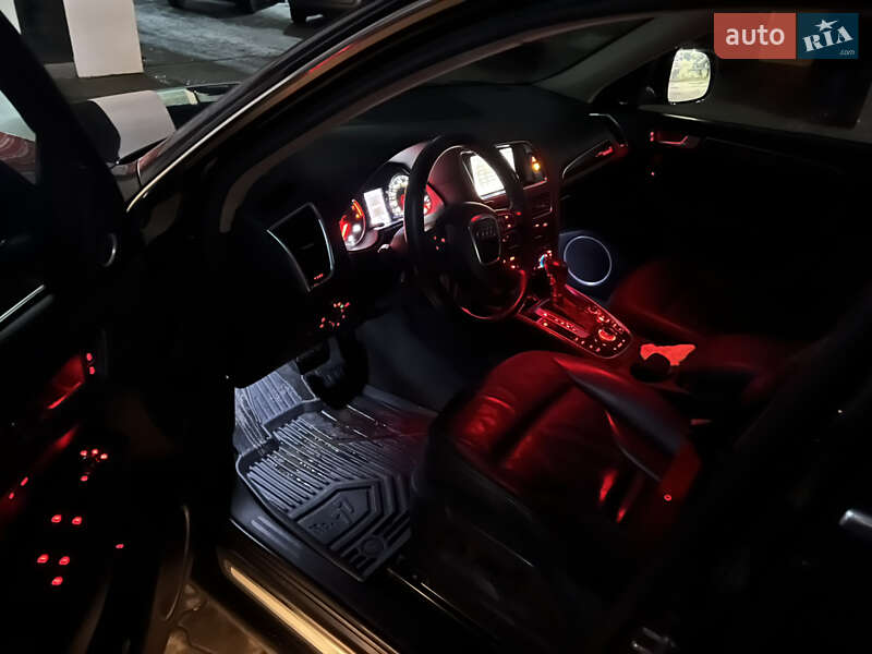 Внедорожник / Кроссовер Audi Q5 2011 в Владимире