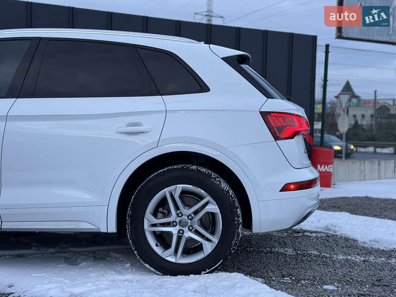 Внедорожник / Кроссовер Audi Q5 2017 в Луцке
