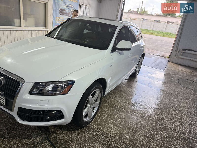 Позашляховик / Кросовер Audi Q5 2011 в Полтаві