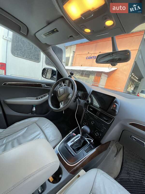 Позашляховик / Кросовер Audi Q5 2010 в Львові