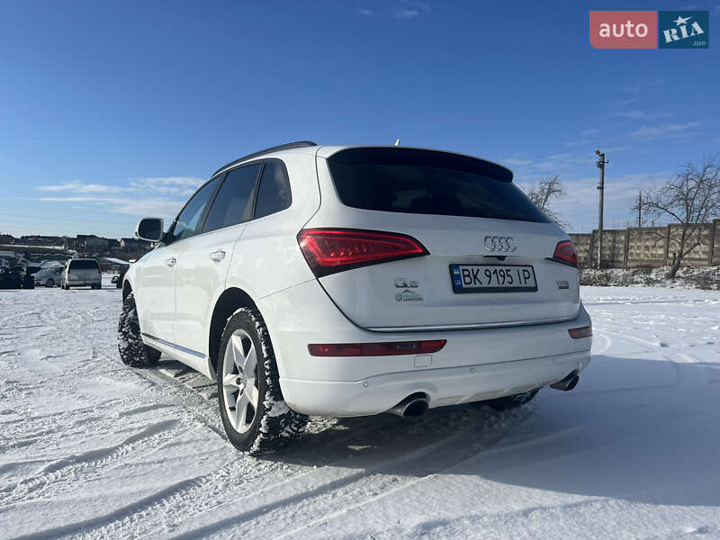 Внедорожник / Кроссовер Audi Q5 2015 в Ровно