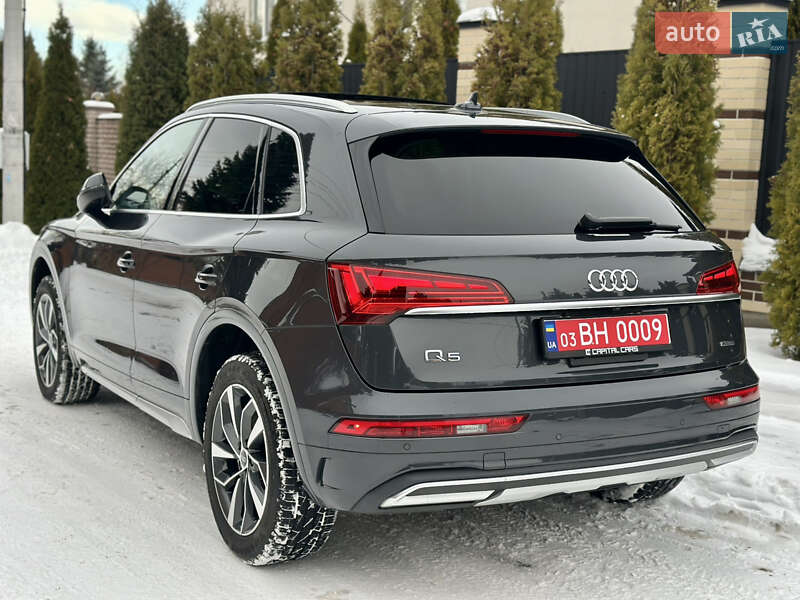 Внедорожник / Кроссовер Audi Q5 2021 в Киеве