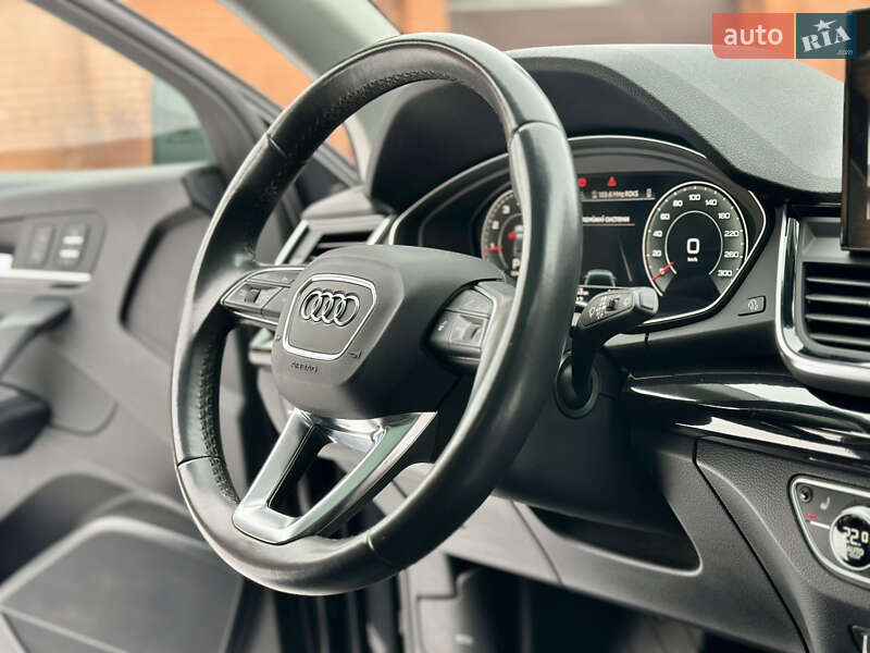 Внедорожник / Кроссовер Audi Q5 2021 в Киеве