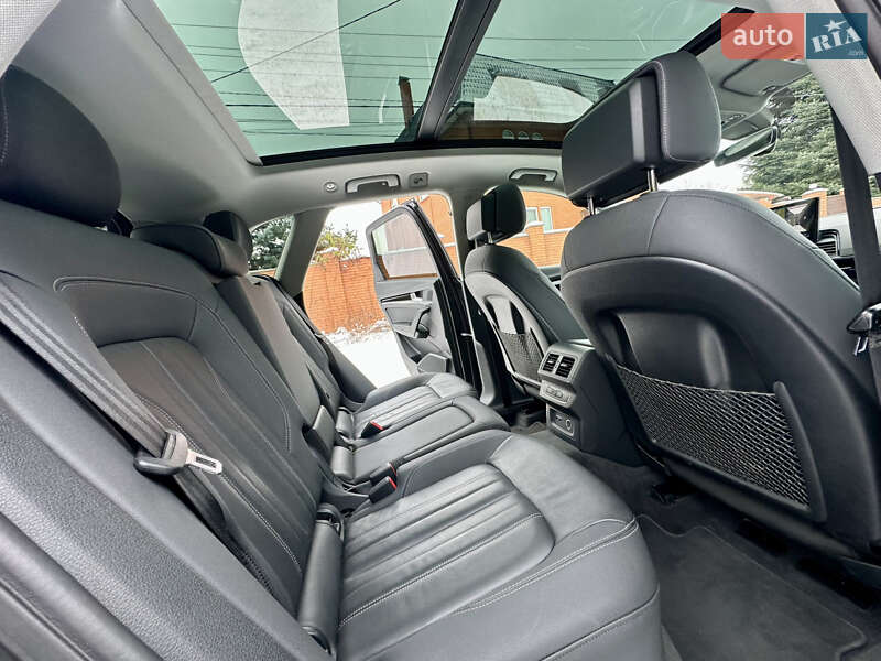 Внедорожник / Кроссовер Audi Q5 2021 в Киеве