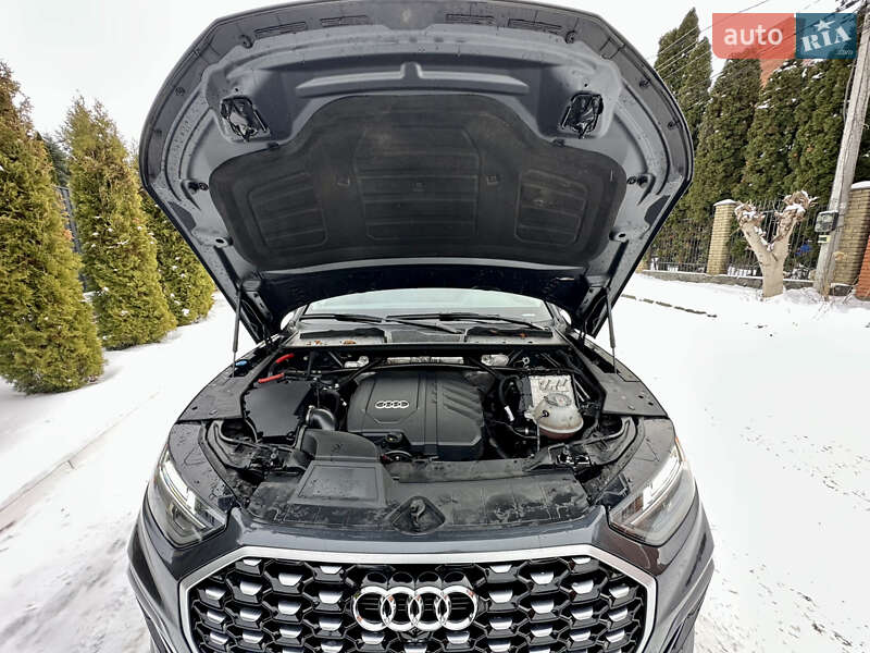 Внедорожник / Кроссовер Audi Q5 2021 в Киеве