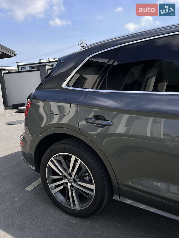 Внедорожник / Кроссовер Audi Q5 2017 в Львове