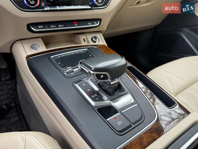 Внедорожник / Кроссовер Audi Q5 2017 в Киеве