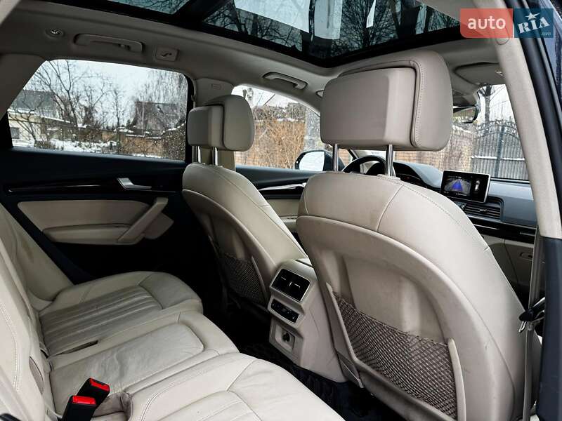 Внедорожник / Кроссовер Audi Q5 2017 в Киеве