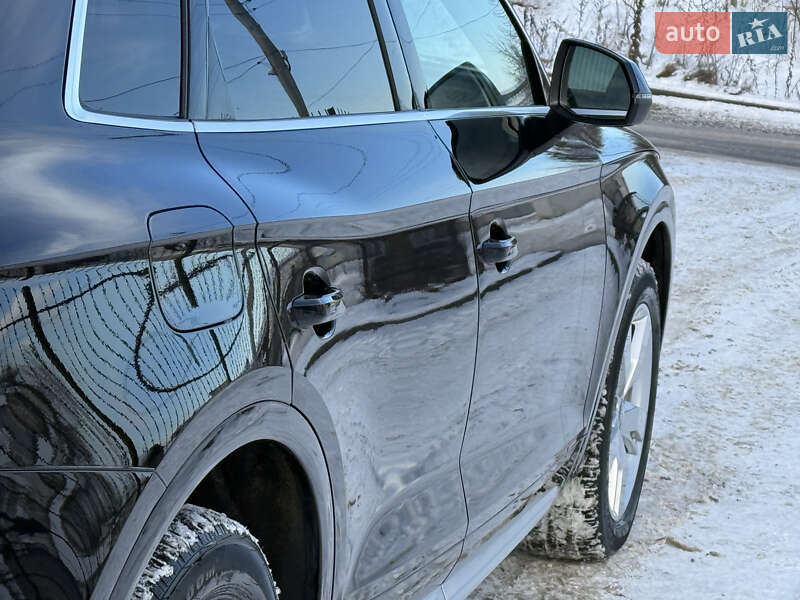 Внедорожник / Кроссовер Audi Q5 2019 в Житомире