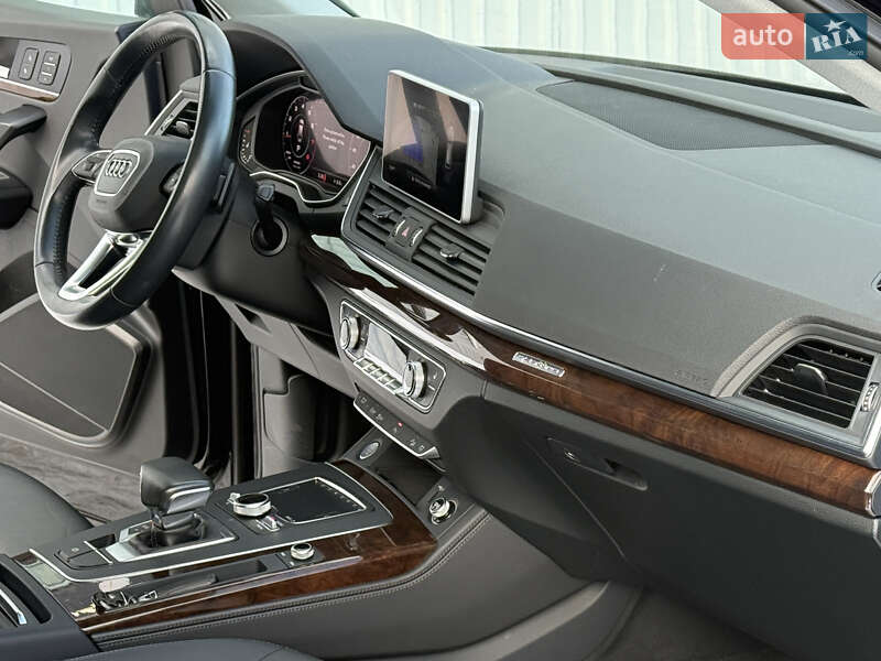 Внедорожник / Кроссовер Audi Q5 2019 в Житомире