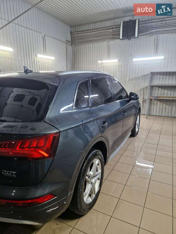 Внедорожник / Кроссовер Audi Q5 2018 в Тернополе