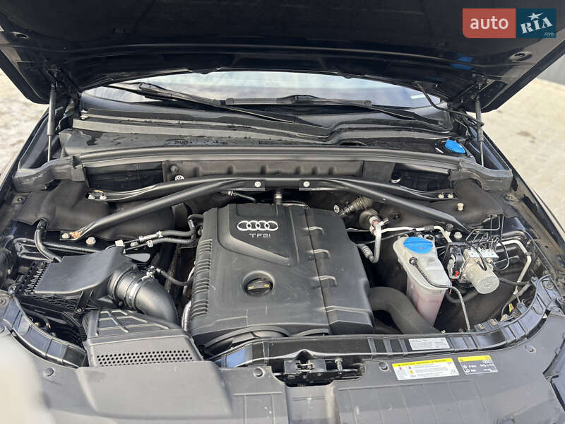 Позашляховик / Кросовер Audi Q5 2016 в Косові