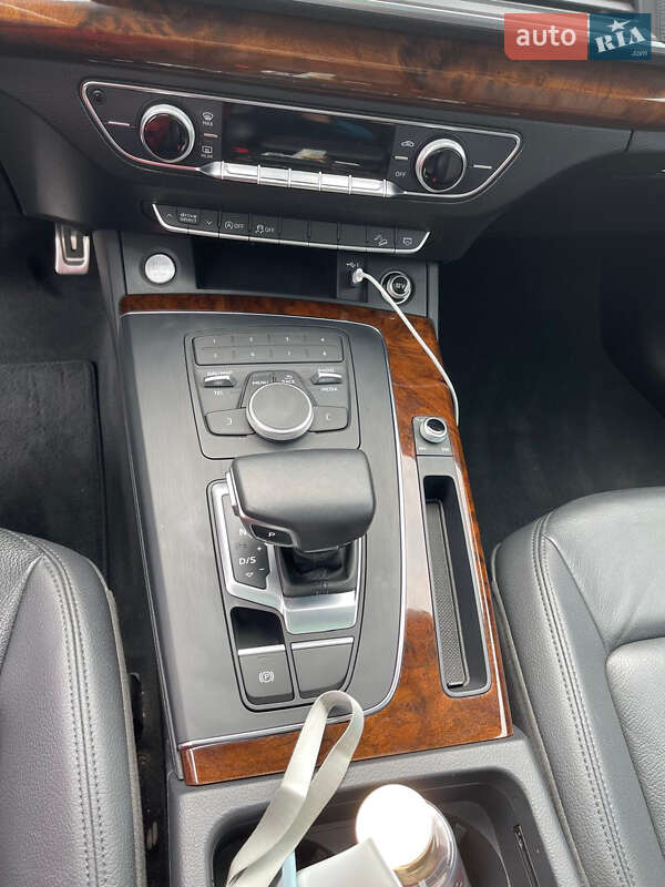 Позашляховик / Кросовер Audi Q5 2017 в Івано-Франківську