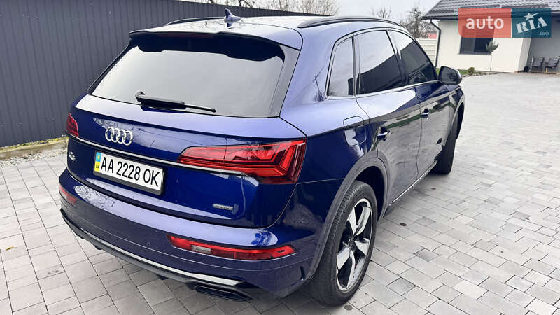 Позашляховик / Кросовер Audi Q5 2021 в Києві