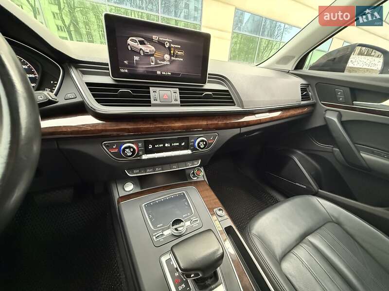 Внедорожник / Кроссовер Audi Q5 2017 в Харькове