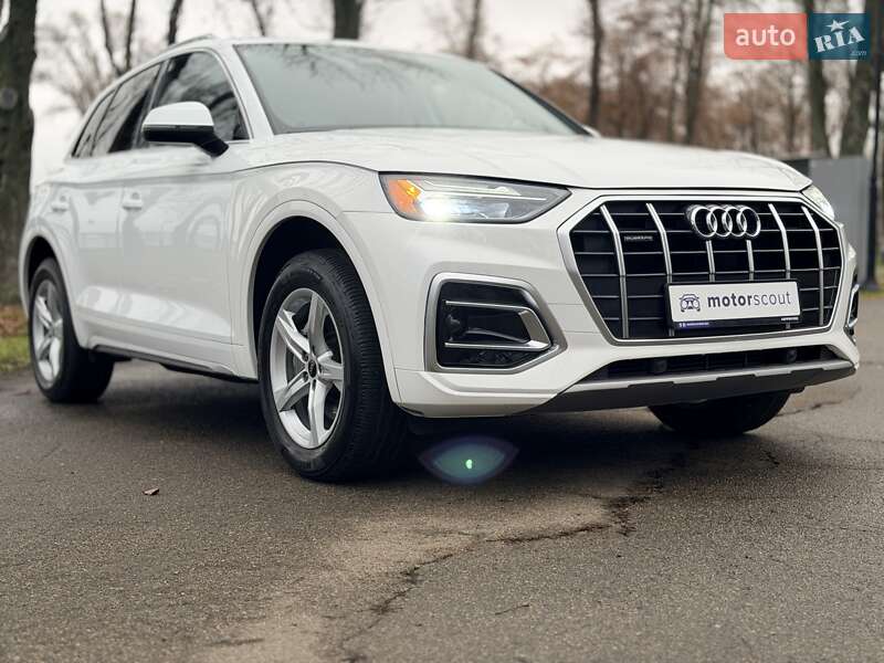 Позашляховик / Кросовер Audi Q5 2020 в Києві